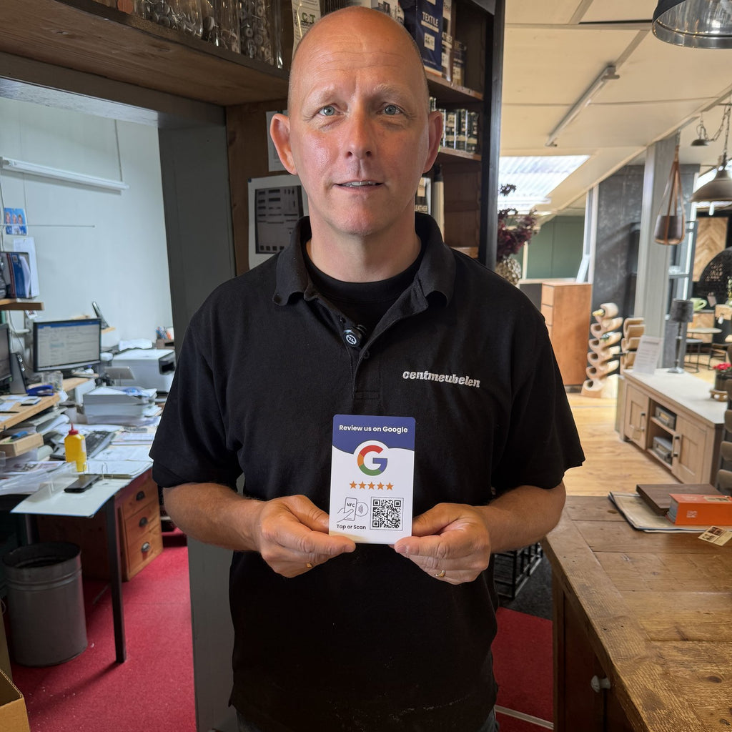 Ontwerp en afmetingen van de ReviewWave Google Review Staander